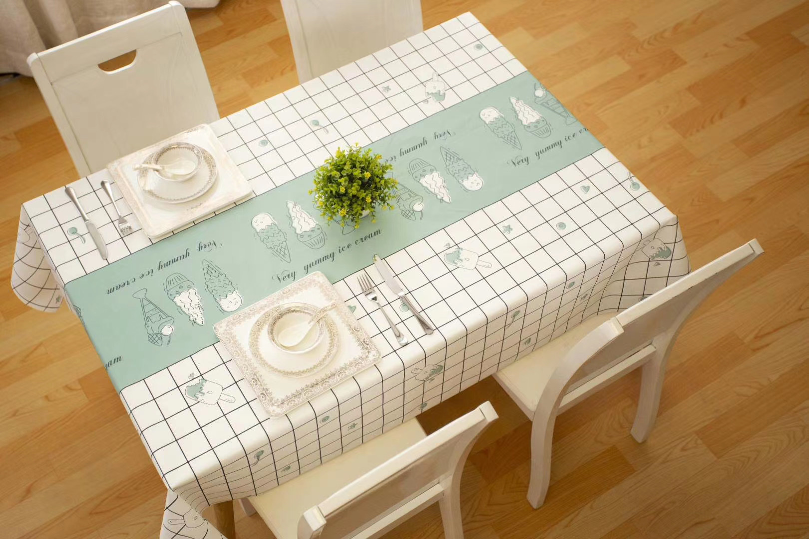 Peva Plaid Tablecloth 137*183㎝ Waterproof, Oil And Stain Proof Application Scenario