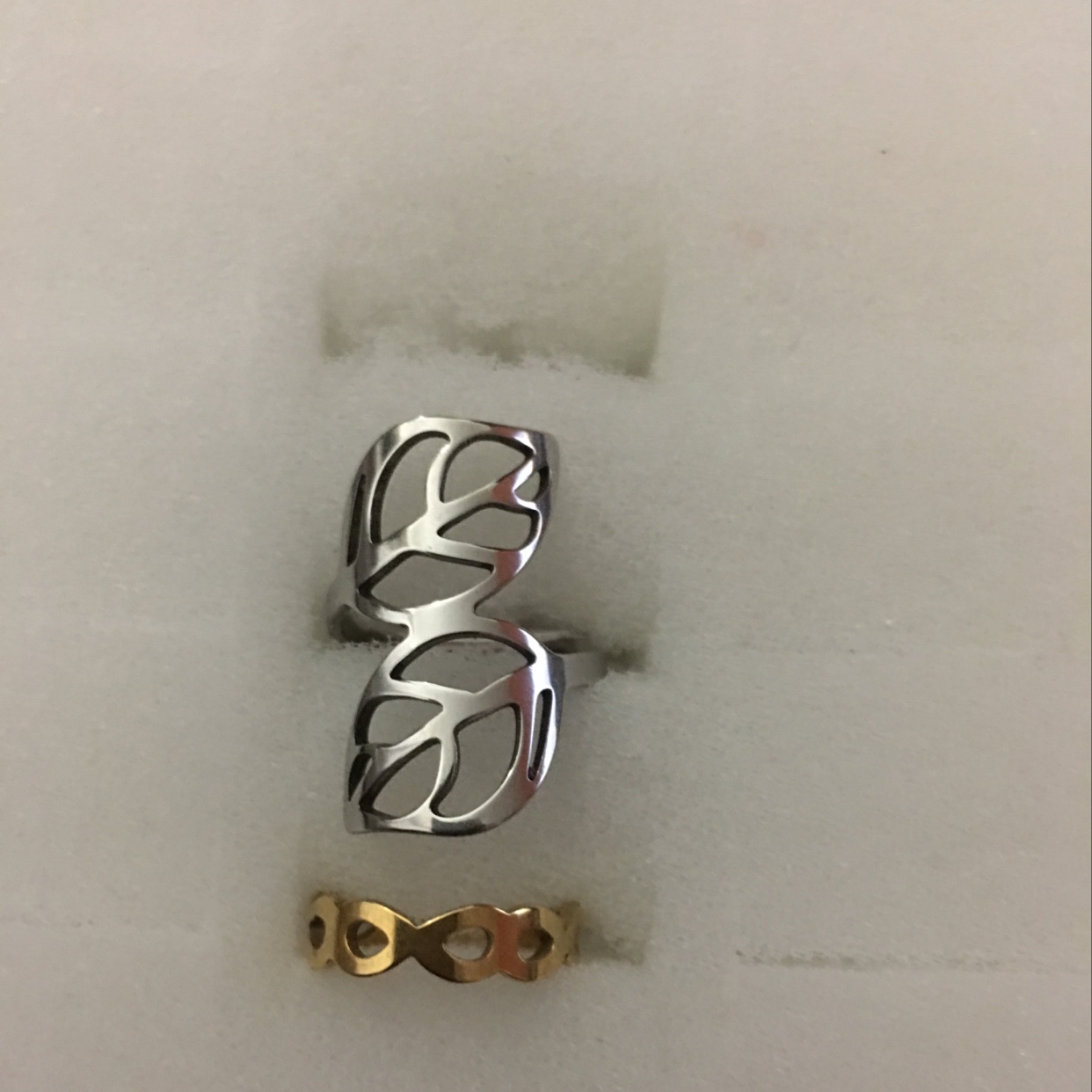 Two laser cutting hollow carving processes! Gold and white!