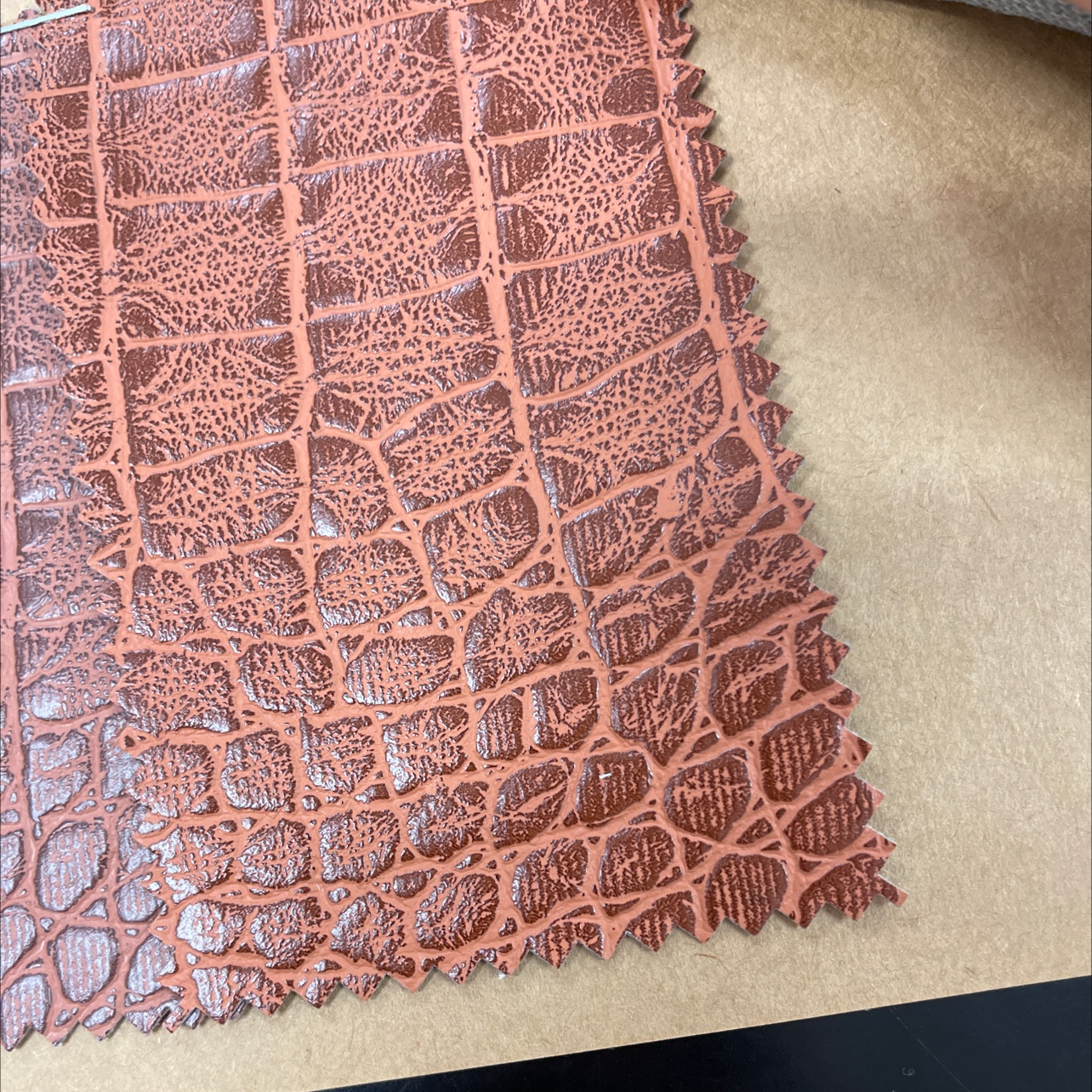 厂家防牛皮T19-4压花大量现货高中低档箱包鳄鱼纹路01细节图