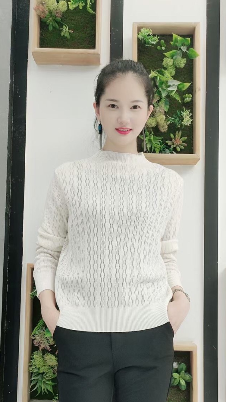 The autumn cashmere sweater series features original designs in a comfortable and fashionable off-white color pic 4