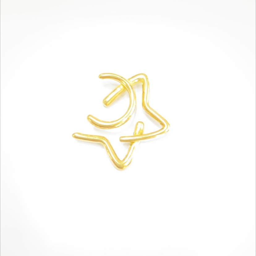 MB00648 Half star with a C