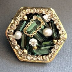 Brooch 2018