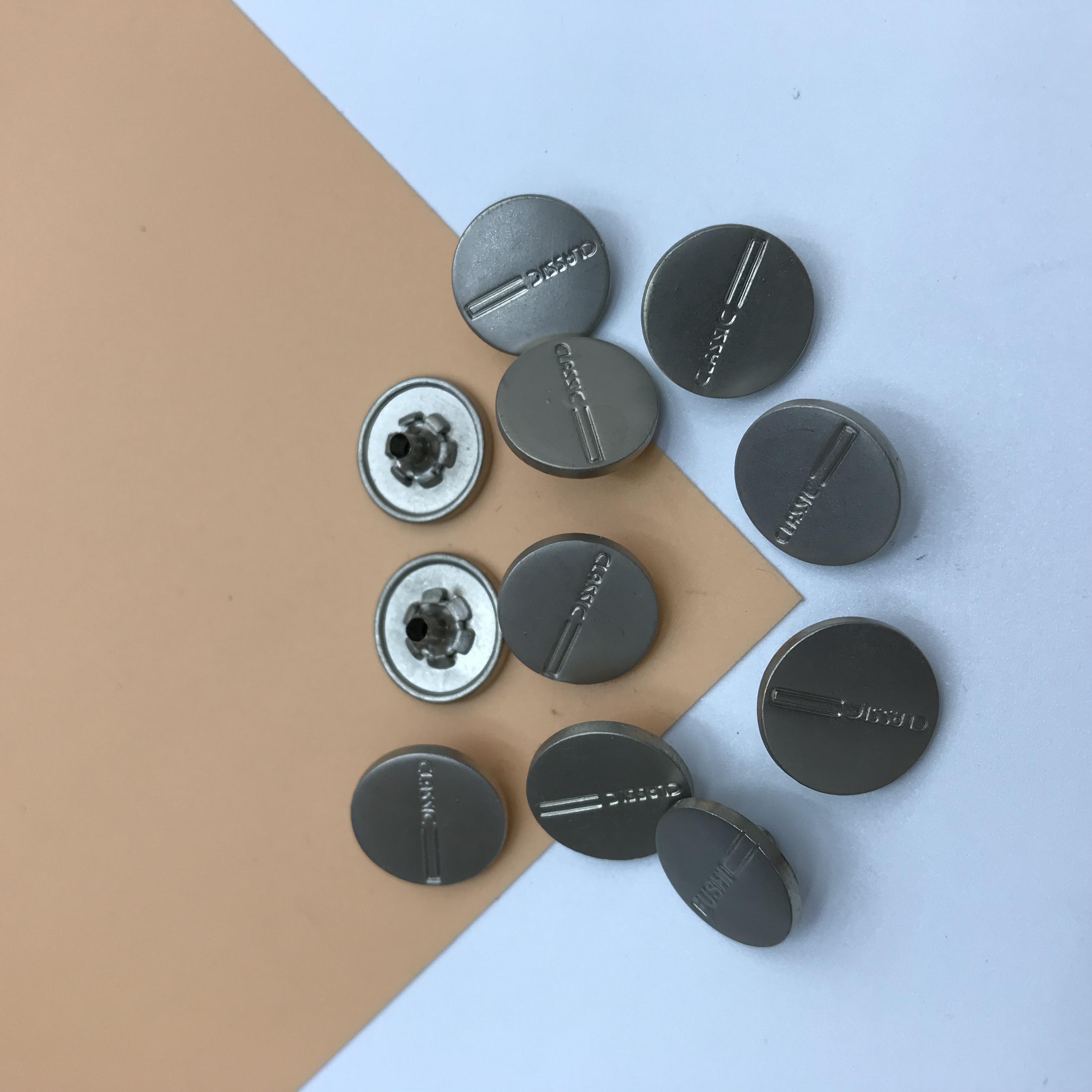 Four-piece buttons for clothing accessories, foggy sand detail image 3
