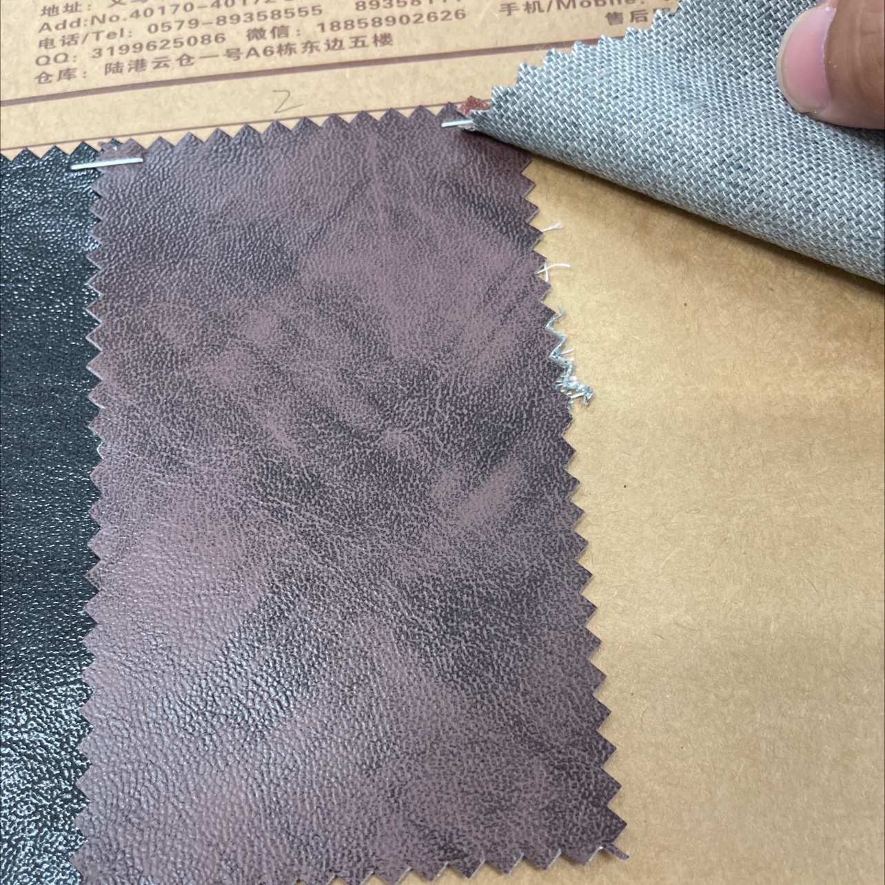 厂家防牛皮T19-4压花大量现货高中低档箱包沙发皮带面料直销01