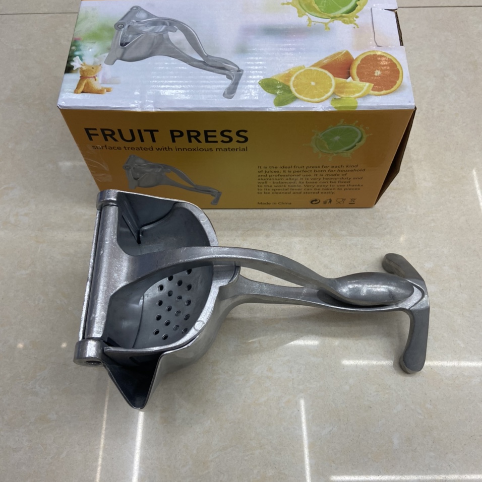 A multi-functional manual juicer made of aluminum