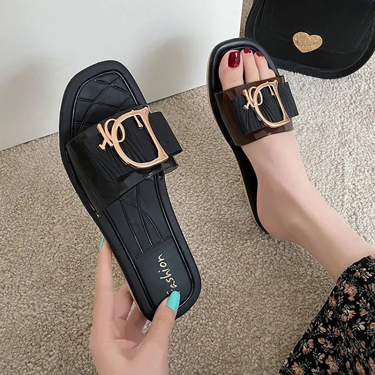 2021 New style women's summer fashion trend anti-slip outerwear metal buckle flip-flops cross-border wholesale slippers Specification image