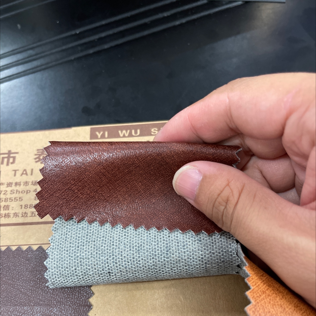 厂家防牛皮T19-4压花大量现货高中低档箱包鳄鱼纹路01详情3