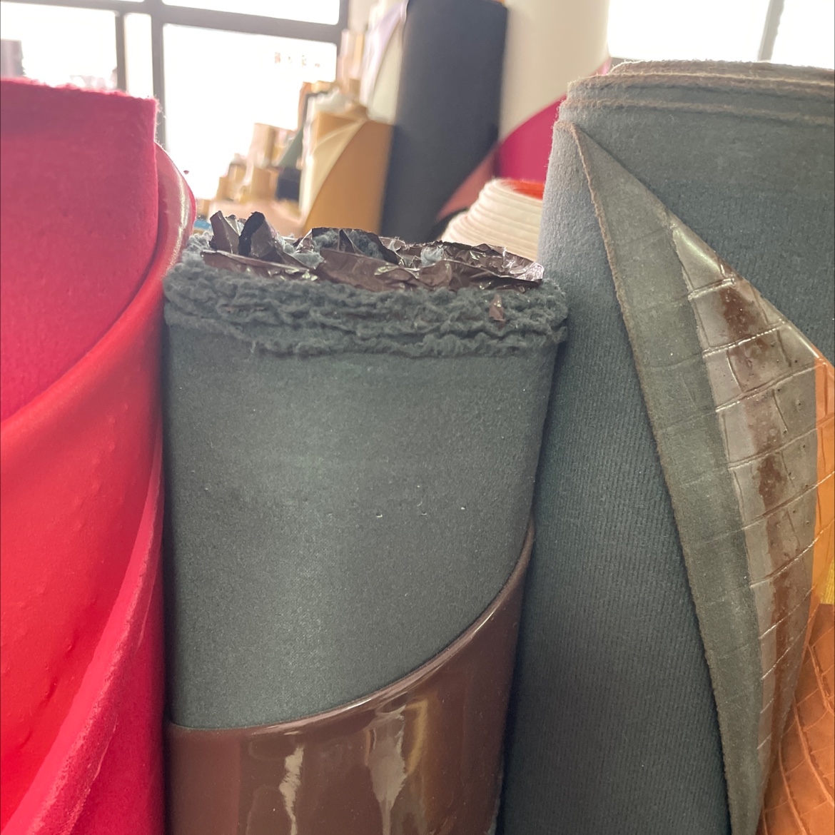 pu mirror leather fabric bags, belts, accessories, coffee-colored pu004 Application Scenario