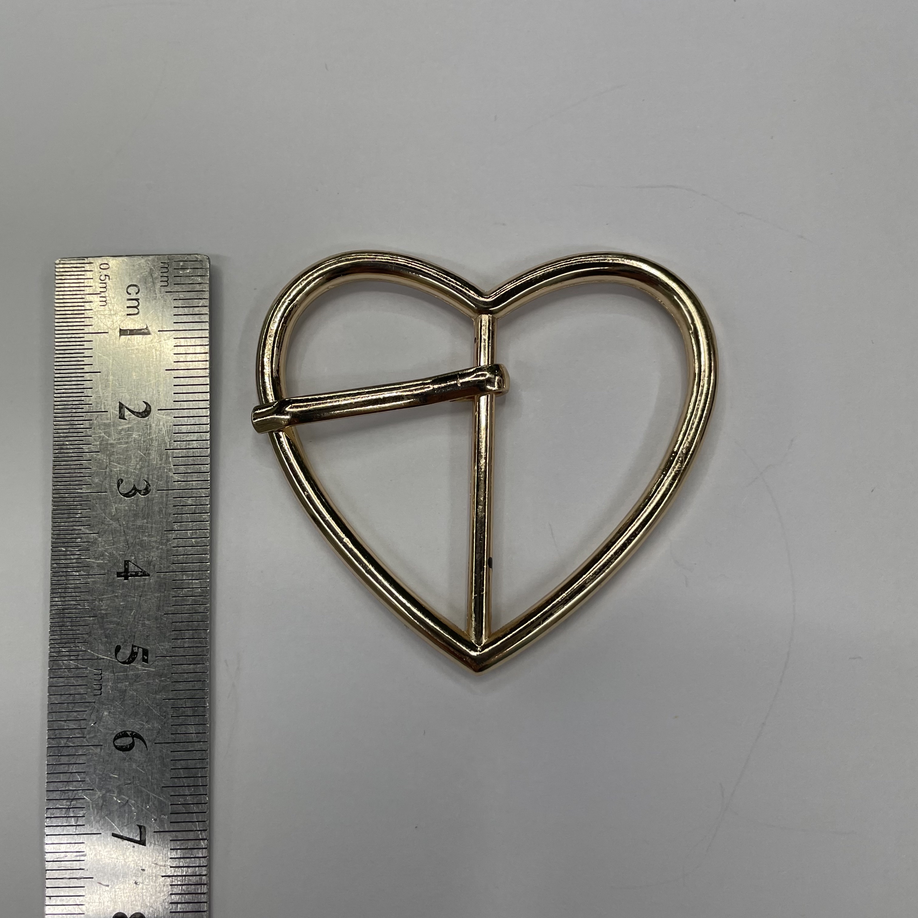Manufacturers Direct Sales Of New Love Buckle Decoration Buckle Belt Buckle Accessories Application Scenario