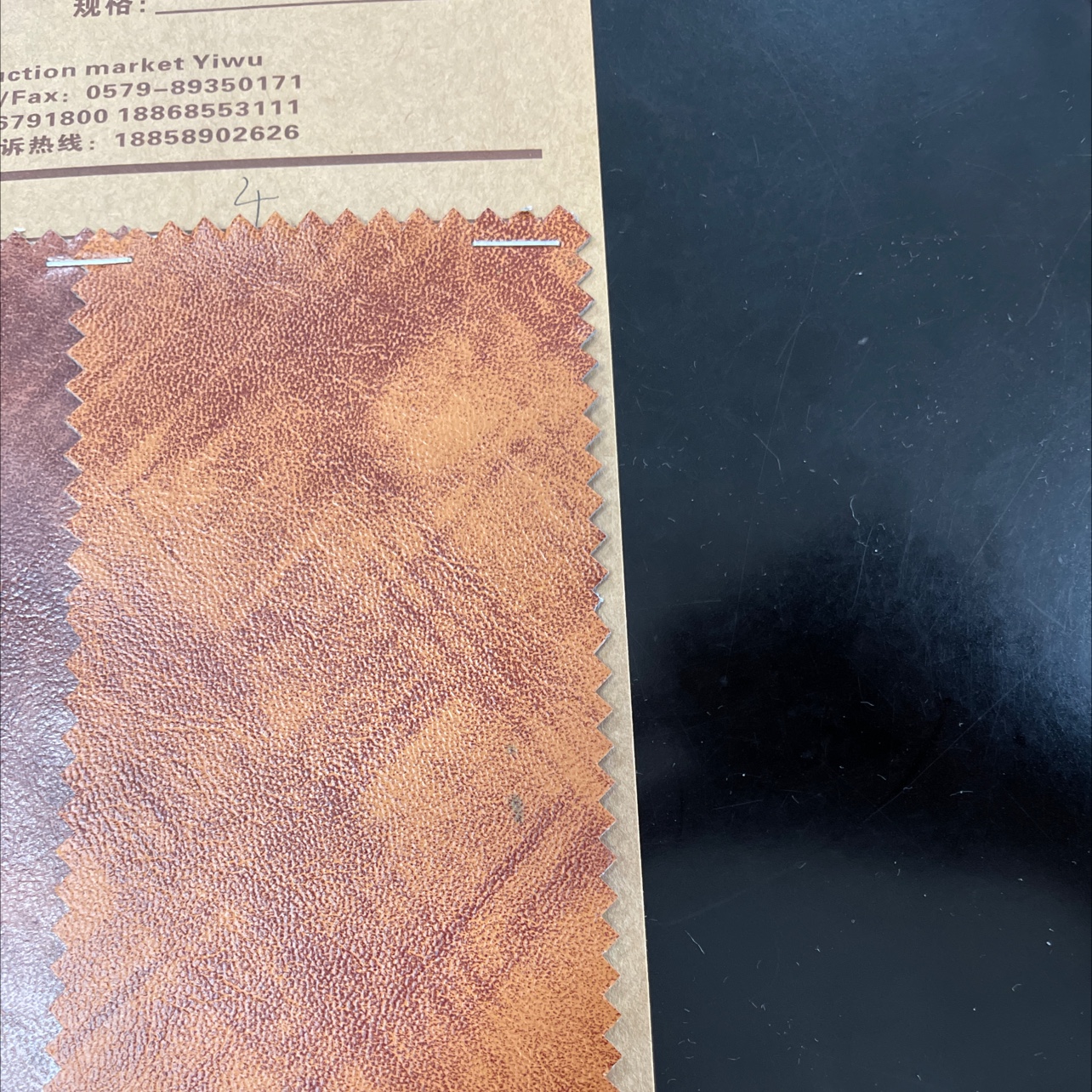 厂家防牛皮T19-4压花大量现货高中低档箱包沙发皮带面料