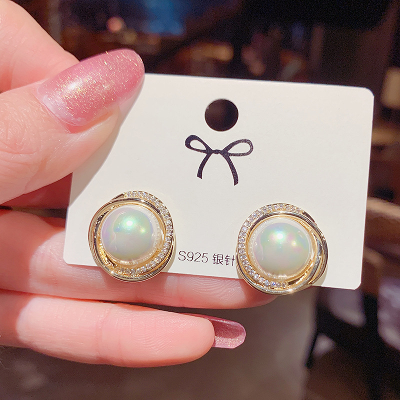 2021 new design sense micro-inset zircon shell beads earrings