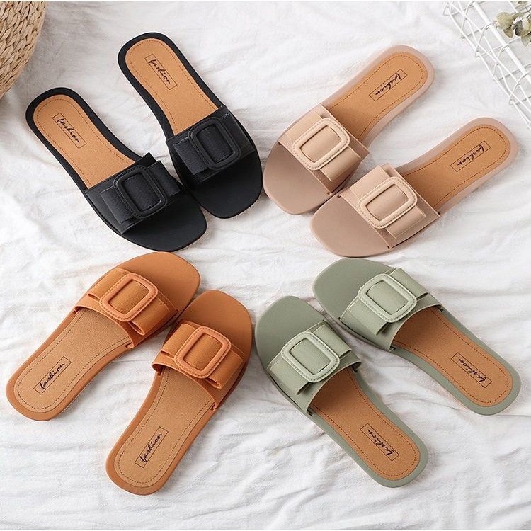 2020 New button fashion soft-soled flip-flops for summer outerwear, Korean-style versatile anti-slip flat beach one-shoulder slippers for women