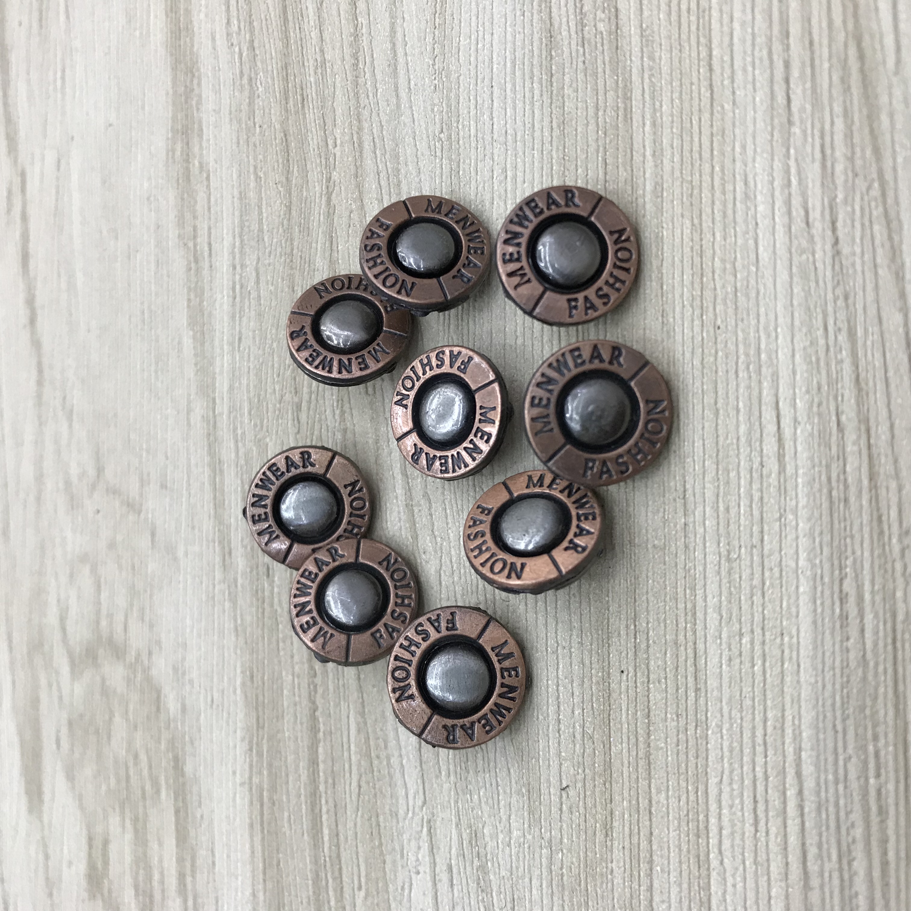 Retro red bronze brushed button four-piece buckle detail image 3