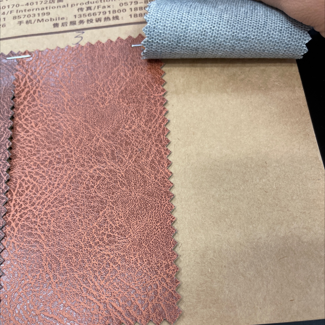厂家防牛皮T20-3压花大量现货高中低档箱包沙发皮带面料