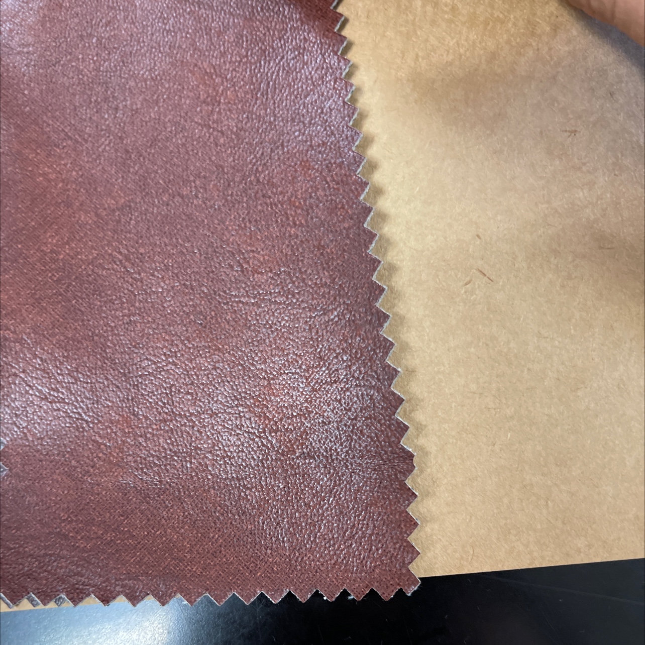 网纹压变/皮革/羊巴水次白底实物图