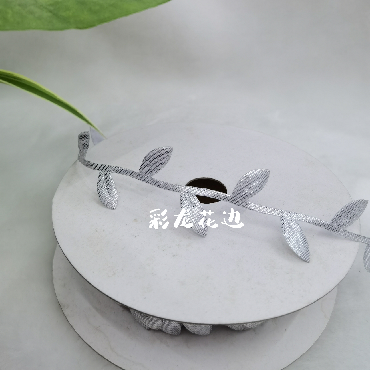 Lace, DIY production, Christmas, clothing, accessories, crafts, paper, cards, hats and other factory products can be matched with Lbn full figure