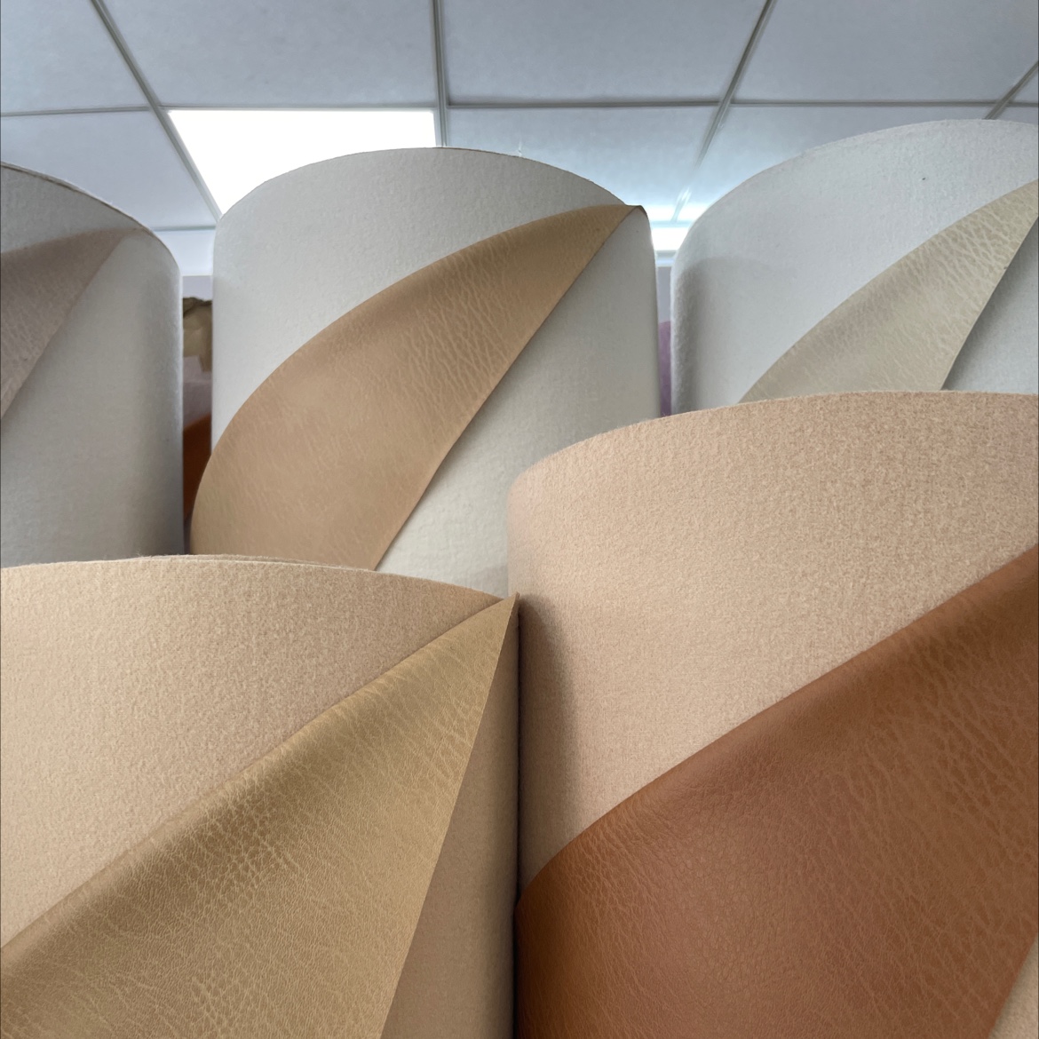 In 1996, factory direct sales of best-selling new PVC leather products with large stock available for high, medium and low-end luggage, sofa, shoe materials and fabrics Item Picture