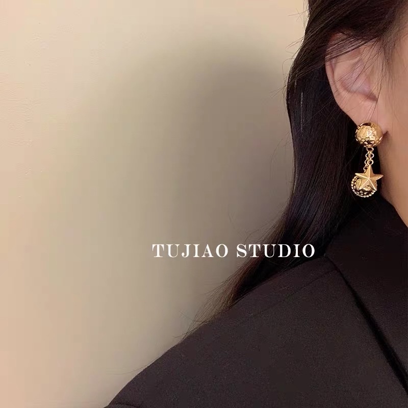 vintage three-dimensional planet five-pointed star stud earrings Specification image