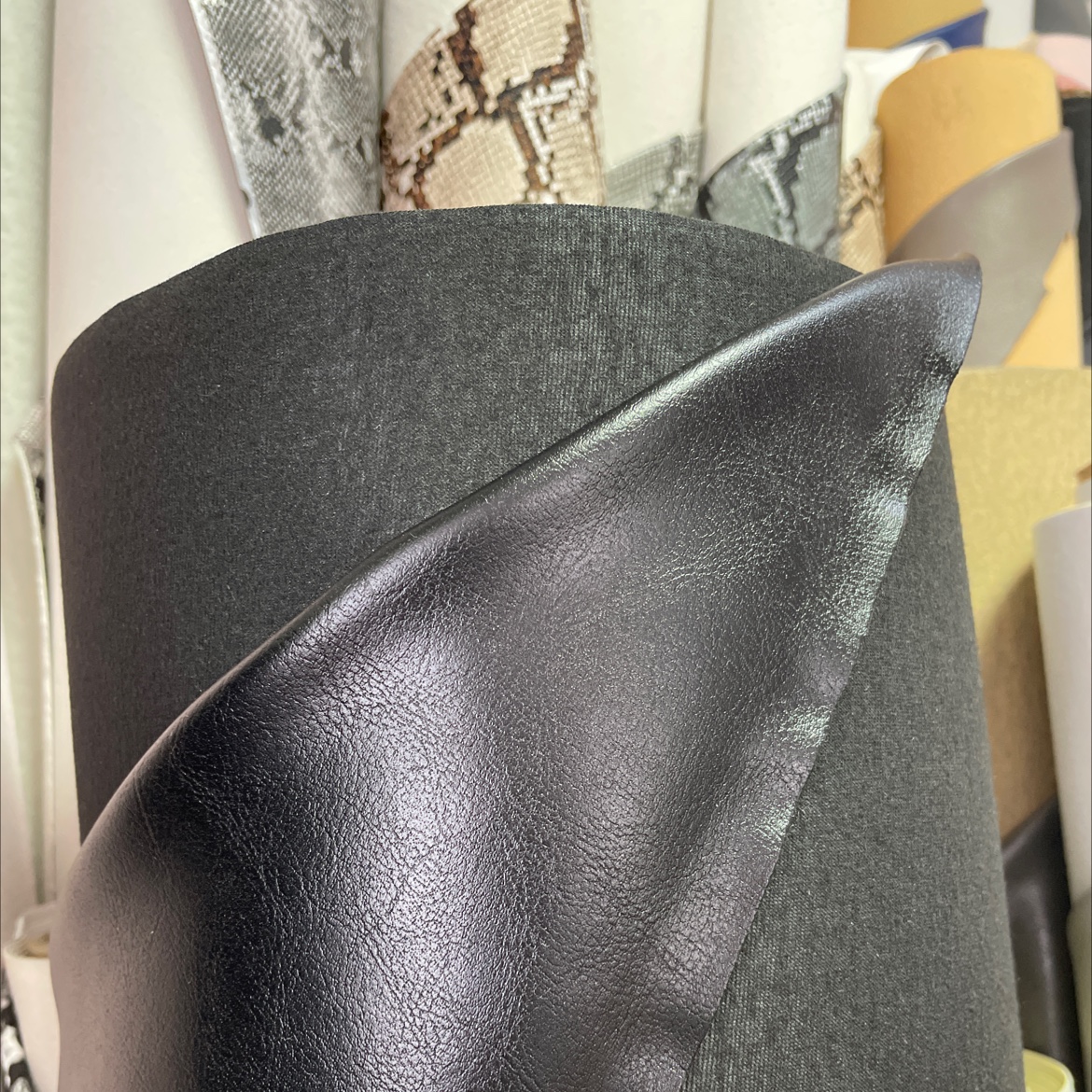 Crystal R64 pattern factory direct sales, hot-selling new PVC leather, large stock, high, medium and low grade luggage, sofa, shoe materials and fabrics Application Scenario