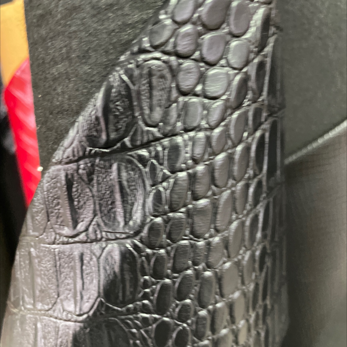 Crocodile pattern leather fabric bags, sofas, shoe materials, belts, accessories, black EY007 Specification image
