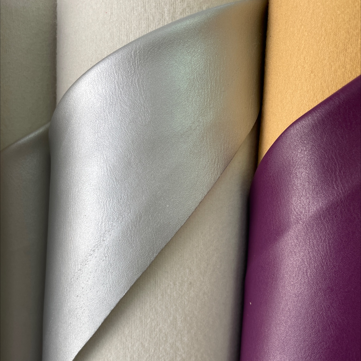 Eco-friendly calfskin factory direct sales, hot-selling new PVC leather, large stock of high, medium and low grade luggage, sofa, shoe materials and fabrics Specification image