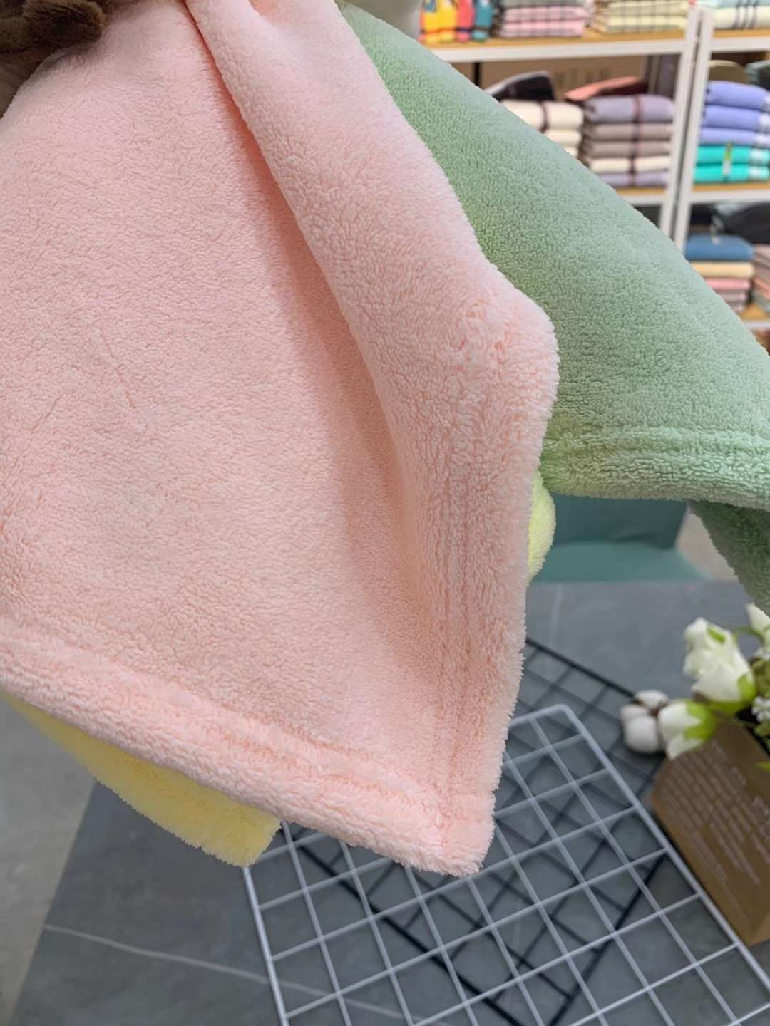 ، الوشاح الكرتوني الجميل. الهدايا، مناديل اليد detail image 7