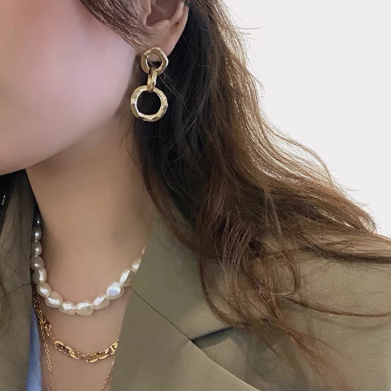 Korean Instagram cold style geometric ring metal earrings, niche design sense, Internet celebrity temperament, stud earrings for women Specification image