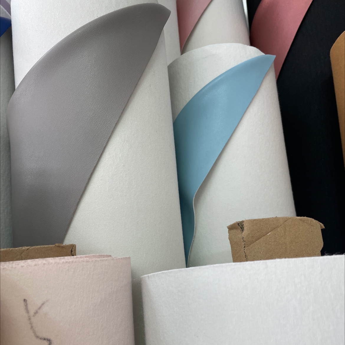 Eco-friendly little lamb pattern factory direct sales, hot-selling new PVC leather, large stock of high, medium and low grade luggage, sofa, shoe materials and fabrics Application Scenario
