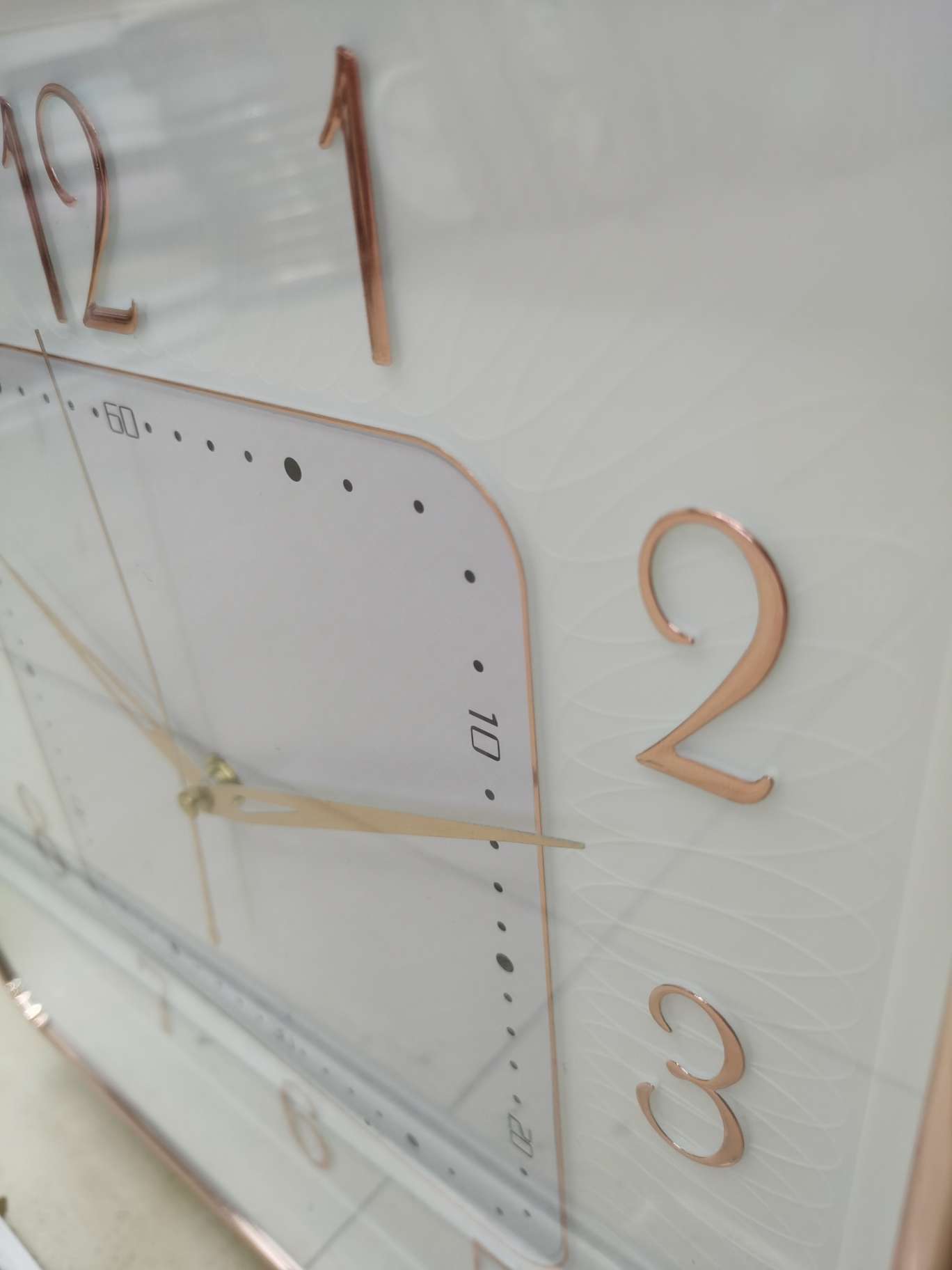 Square white-faced wall clock Item Picture