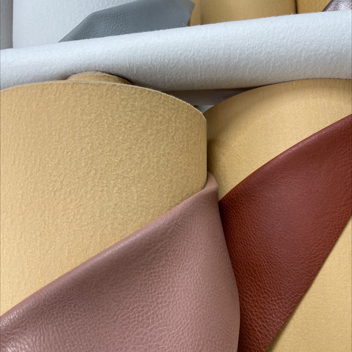 8955 Factory direct sales, hot-selling new PVC leather, large stock, high, medium and low grade luggage, sofa, shoe materials and fabrics Item Picture