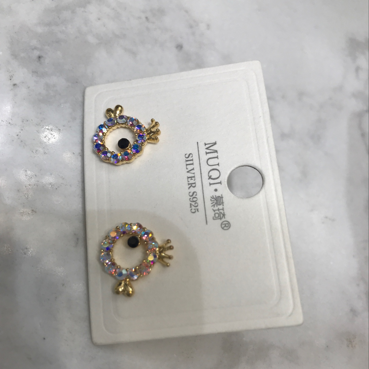 Colorful diamond little fish. Item Picture