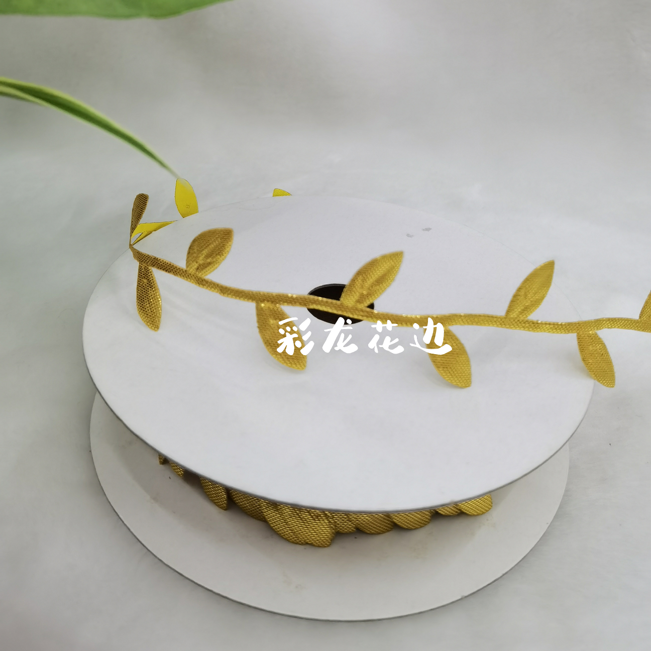 Lace, DIY, Christmas, clothing, accessories, crafts, paper, cards, hats and other factory products can be matched with Lkm full figure