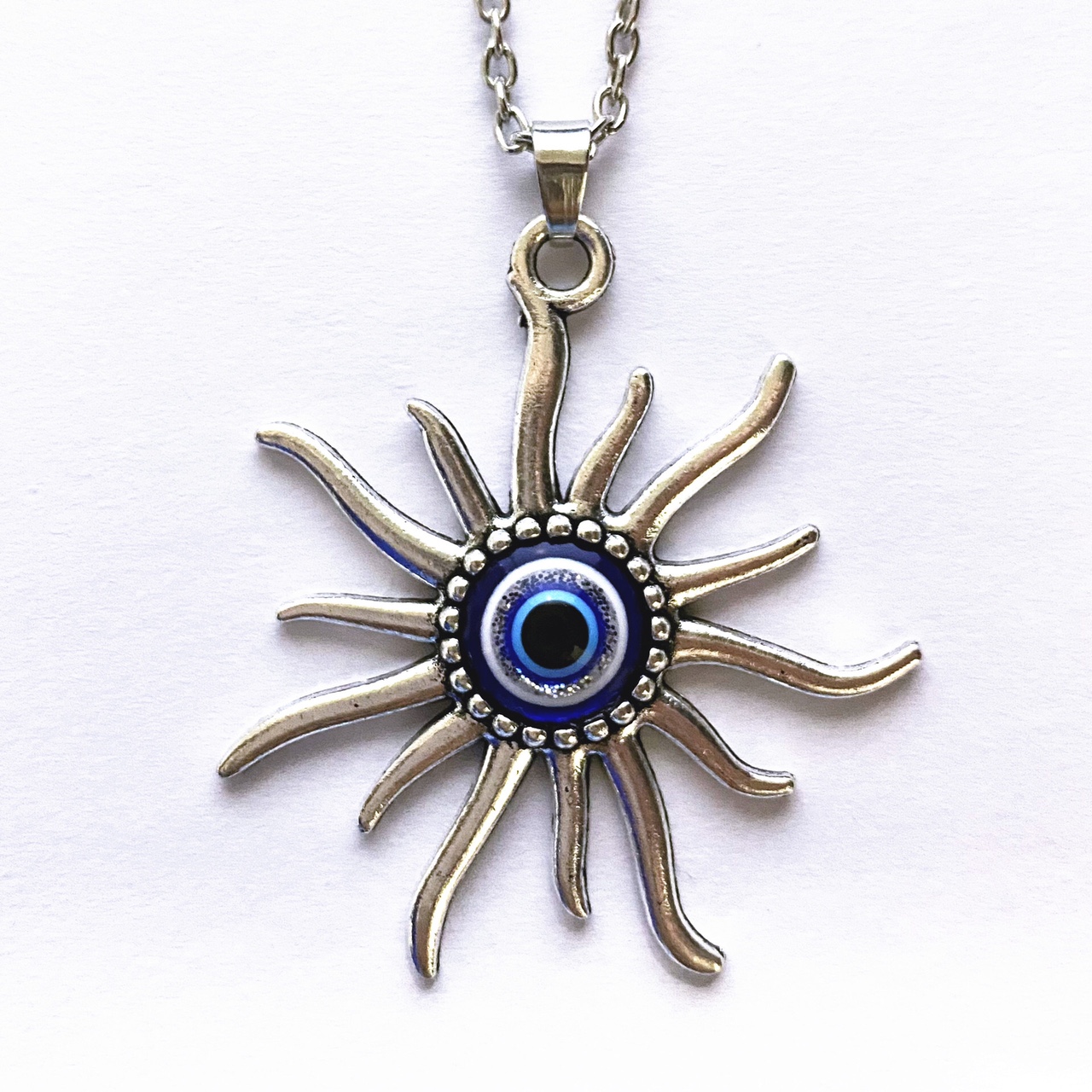 Cross-border exclusive new product: Sun Necklace, Blue Eyes, Devil's Eyes, European and American style pendant, women's fashion accessory