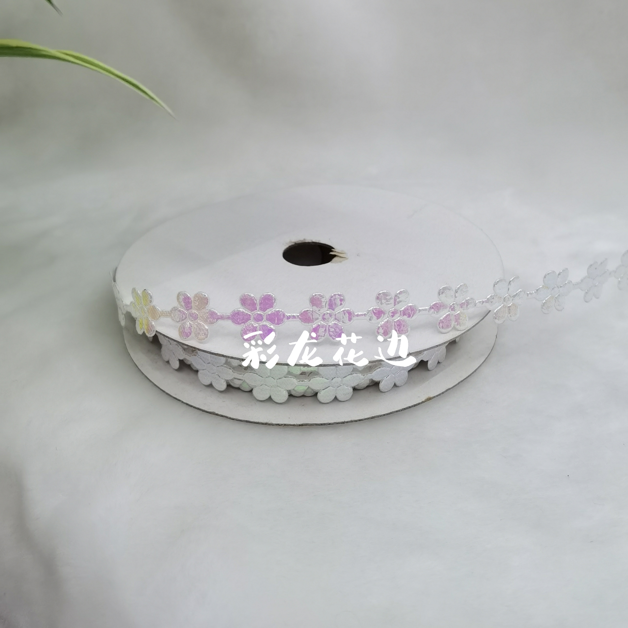 Lace, DIY production, Christmas, clothing, accessories, crafts, paper, cards, hats and other factory products can be matched with Lvv