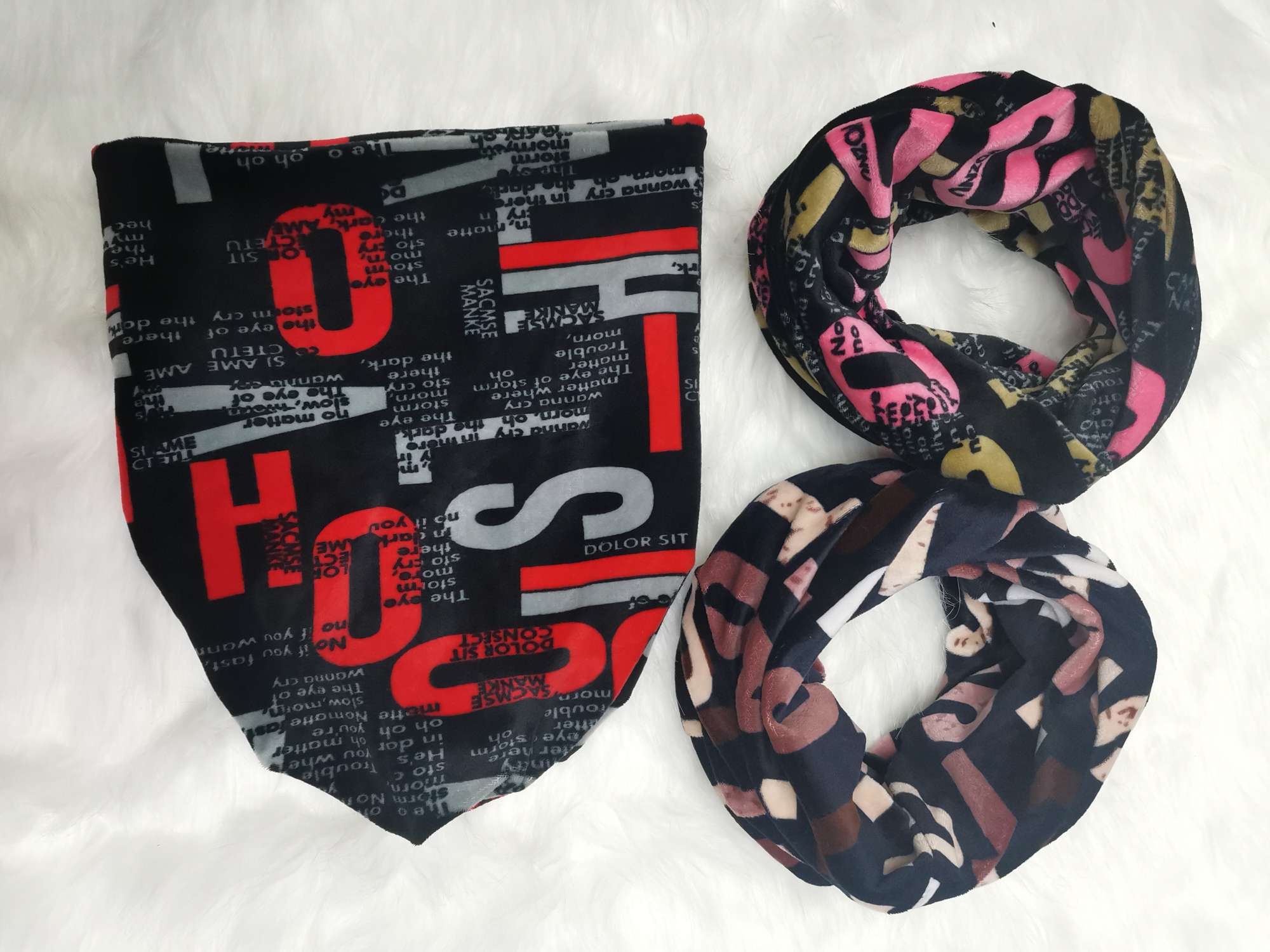 A scarf and a warm neck cover Application Scenario