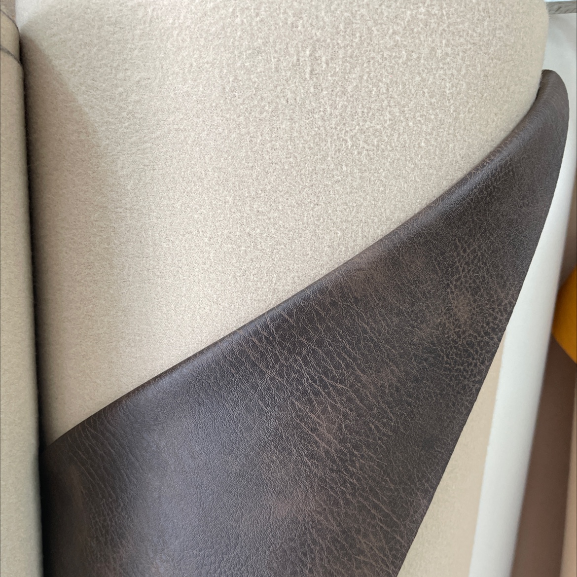 In 1996, factory direct sales of best-selling new PVC leather products with large stock available for high, medium and low-end luggage, sofa, shoe materials and fabrics Specification image