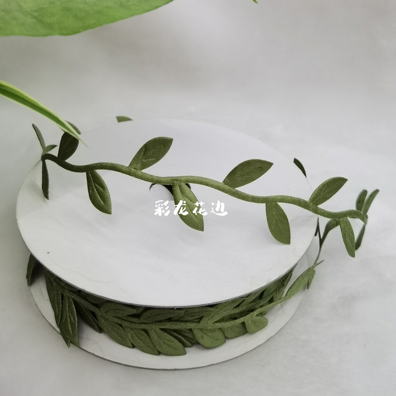 Lace, DIY, Christmas, clothing, accessories, crafts, paper, cards, hats and other factory products can be matched with Lcv full figure