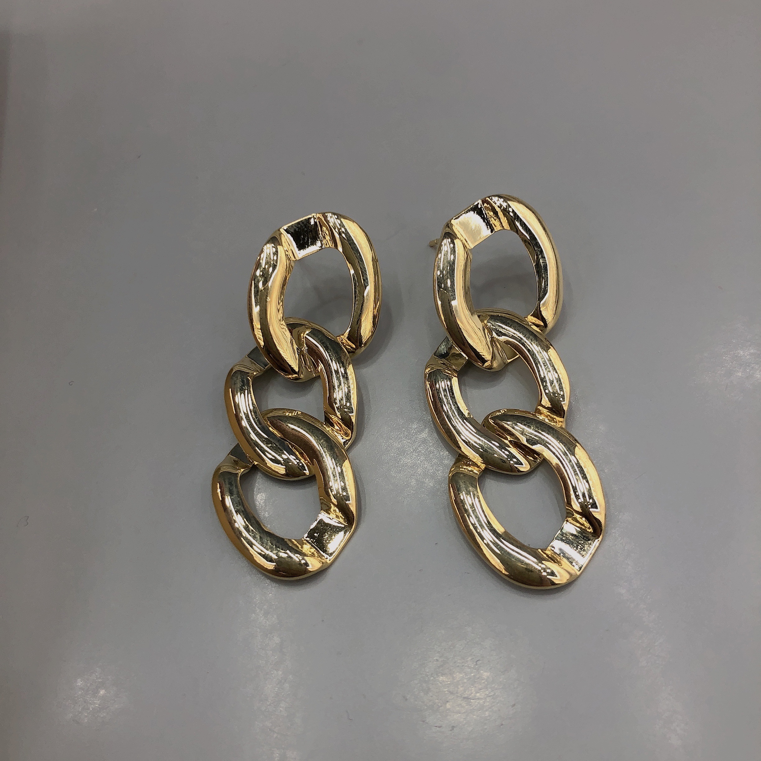 S925 silver needle European and American retro design metal chain earrings, a popular and cold style earring that makes the face look slimmer Item Picture