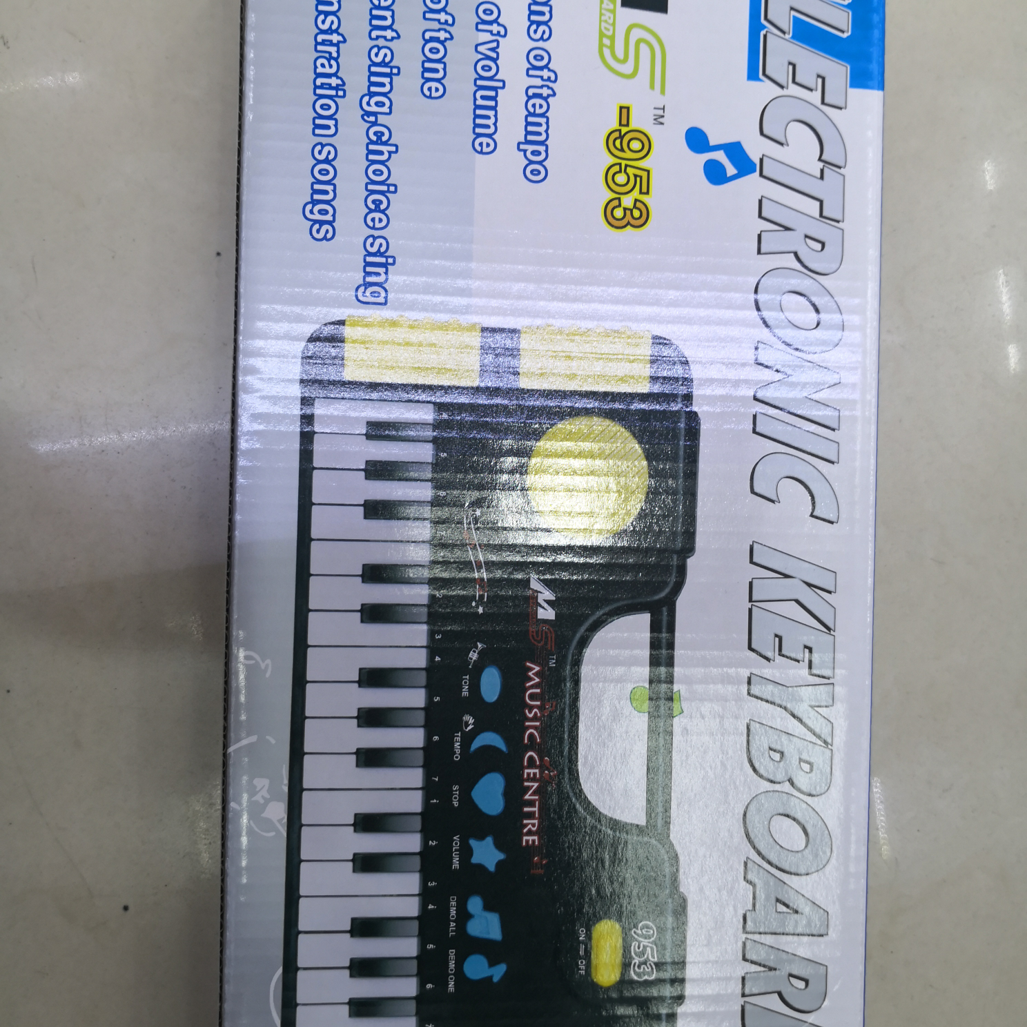 "953 Toy piano.