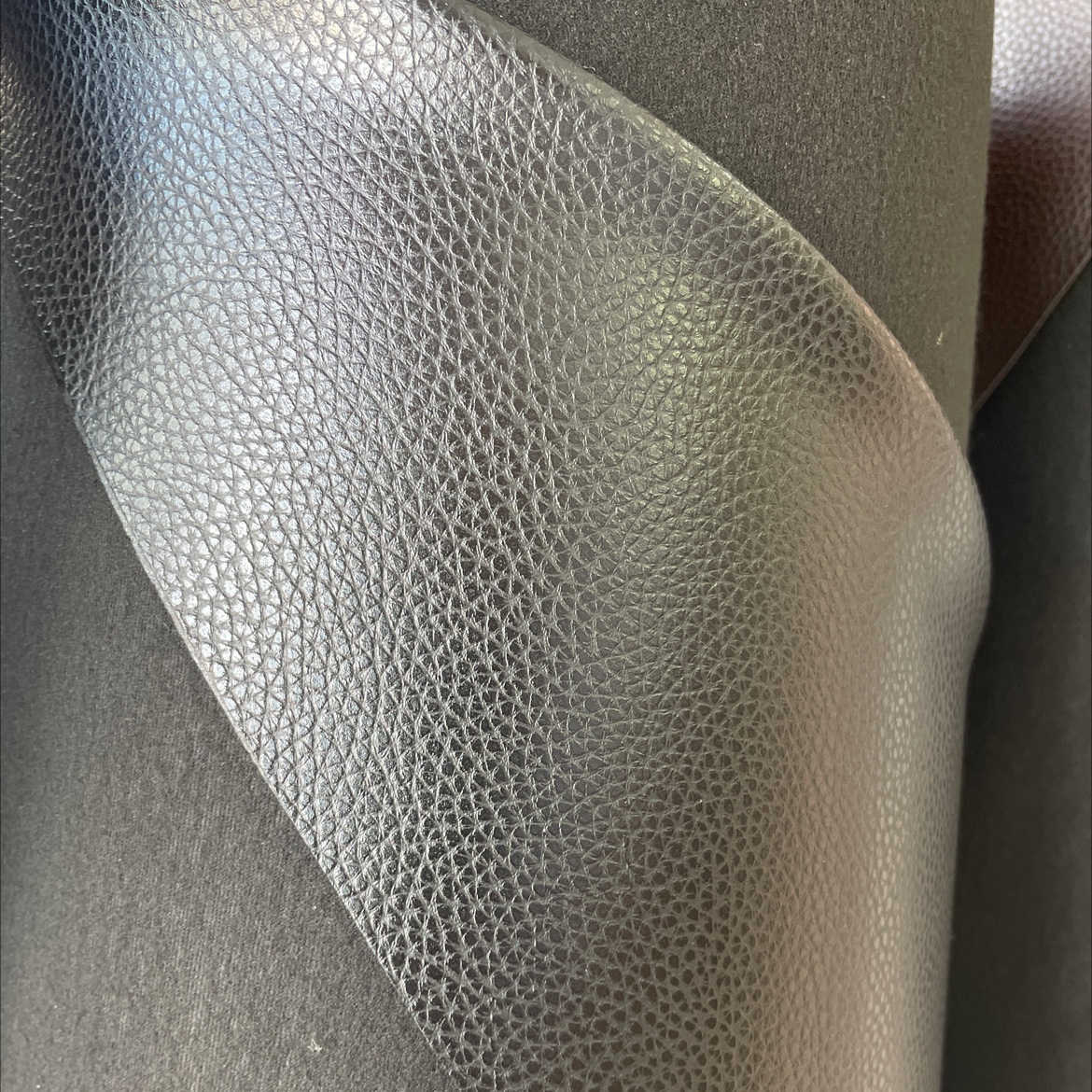 Environmental Protection 9846 factory direct sales, hot-selling new PVC leather, large stock, high, medium and low grade luggage, sofa, shoe materials and fabrics Specification image