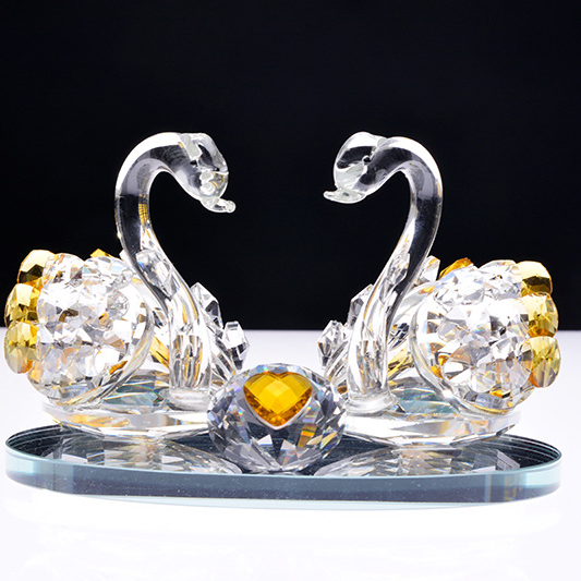 汽车香水座摆件水晶天鹅车内饰品装饰车载摆件汽车用品，绿色黄色