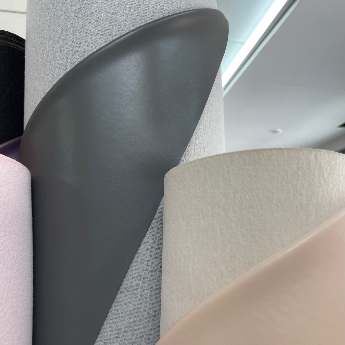 Environmental Protection 342 factory direct sales, hot-selling new PVC leather, large stock, high, medium and low grade luggage, sofa, shoe materials and fabrics Item Picture