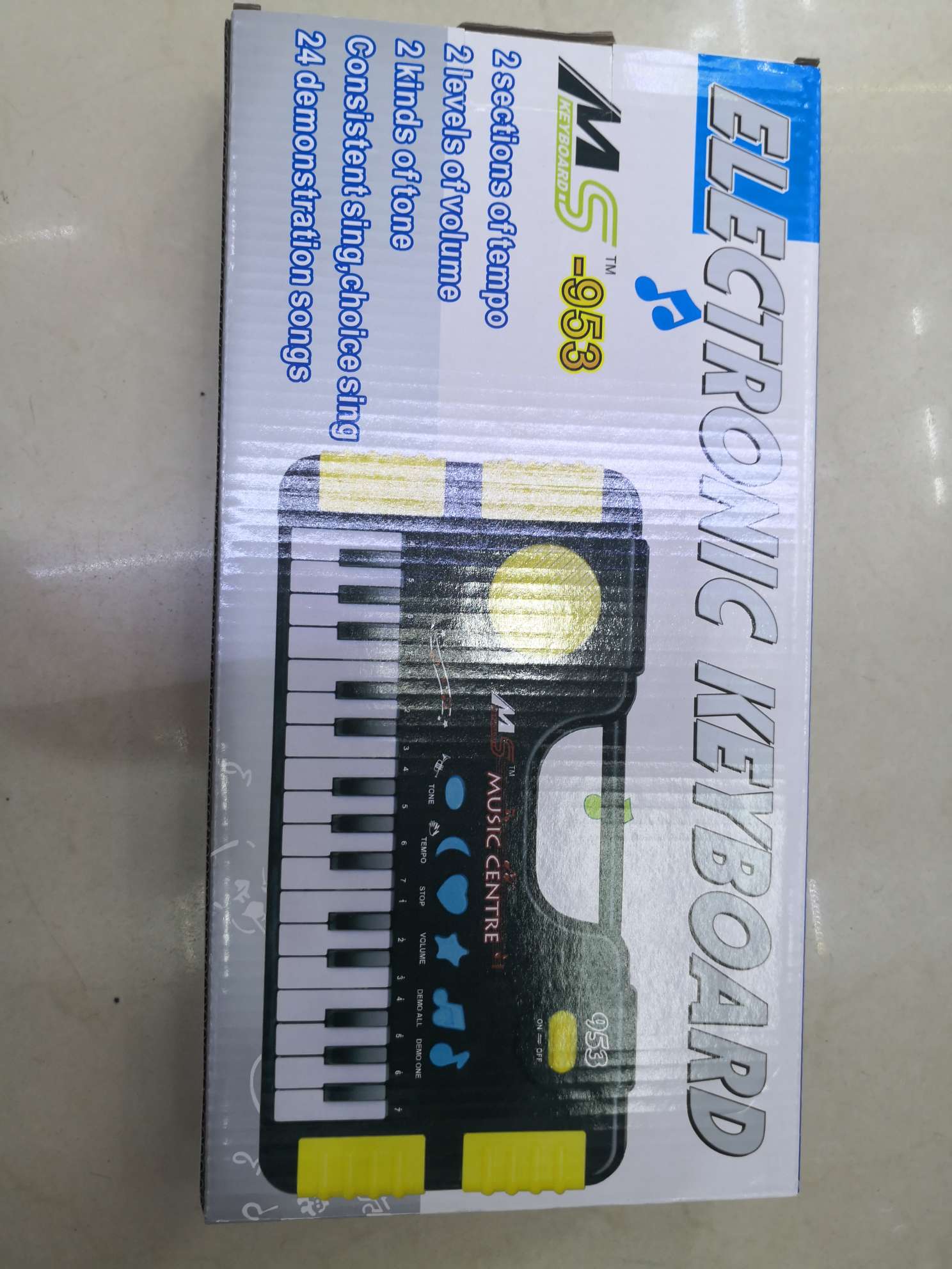 "953 Toy piano. details Picture