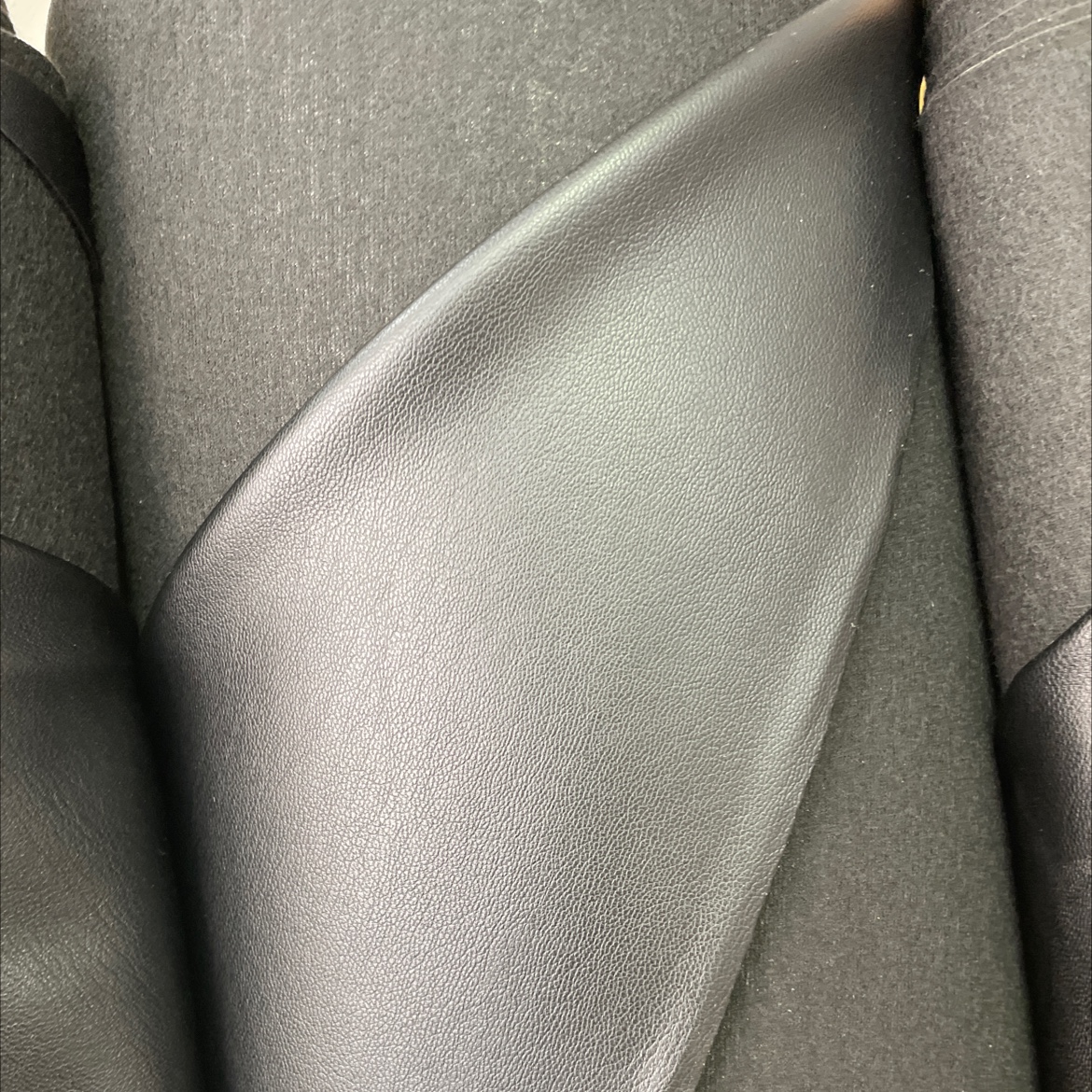 Eco-friendly little lamb pattern factory direct sales, hot-selling new PVC leather, large stock of high, medium and low grade luggage, sofa, shoe materials and fabrics Specification image