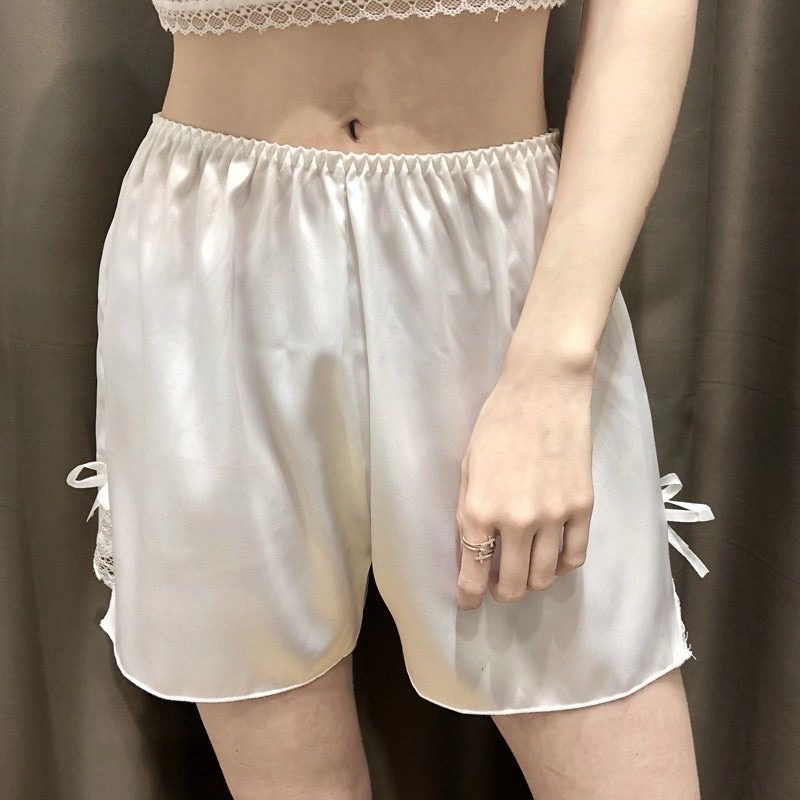 Korean Lace Safety Pants Woman

Color: Black White undefined