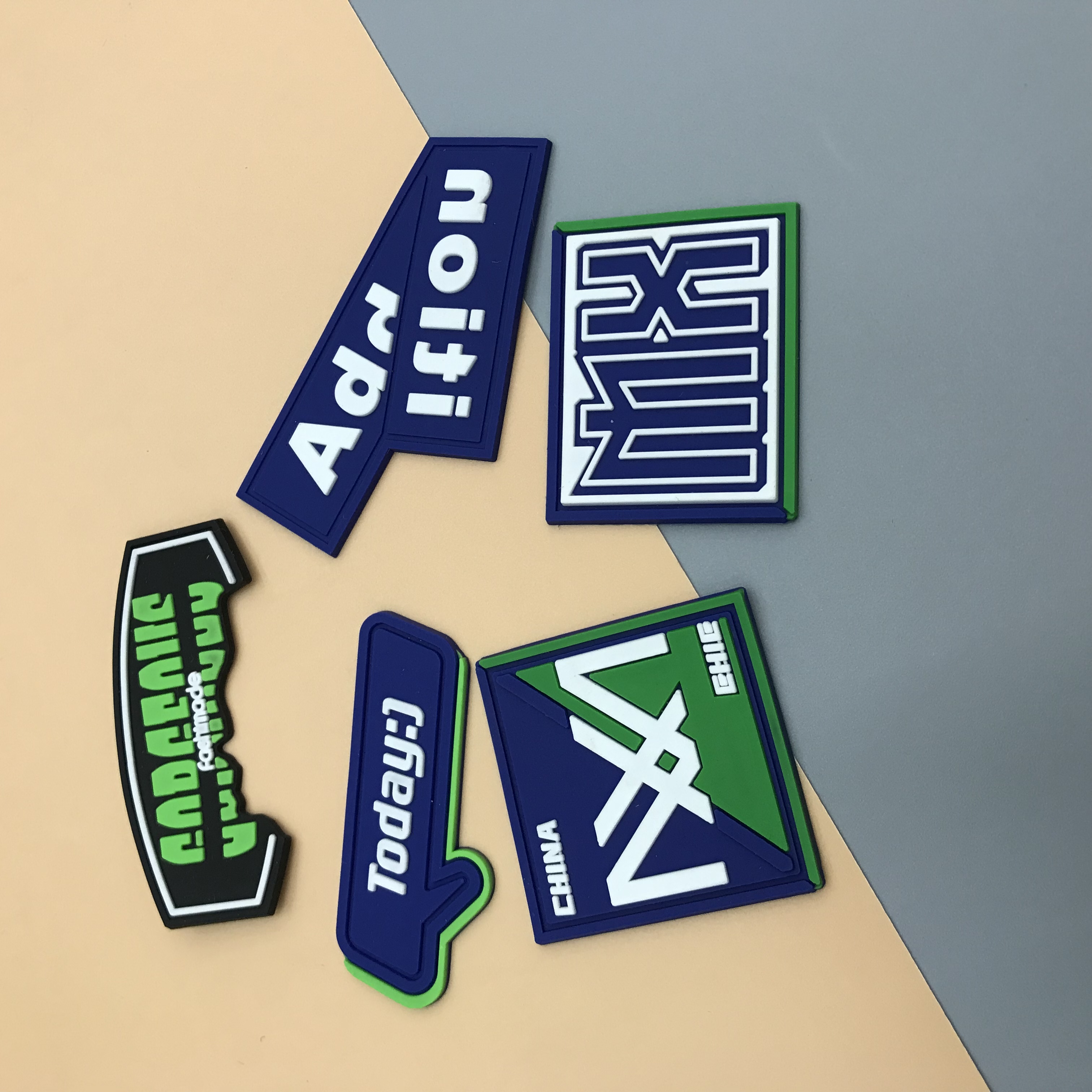 Plastic drip labels for clothing accessories, shoes, hats, bags and luggage decoration detail image 3