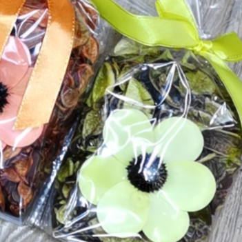 TH-6: Item Number: 120g plus flowers, dry floral (yellow) thumbnail