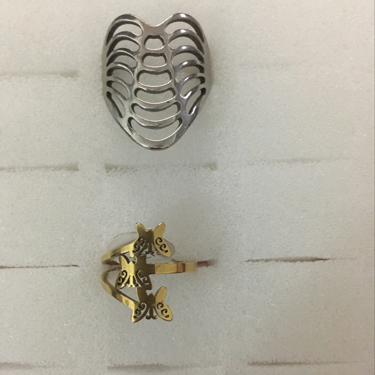 Two designs of gold and white hollow design with unique charm style casual personality