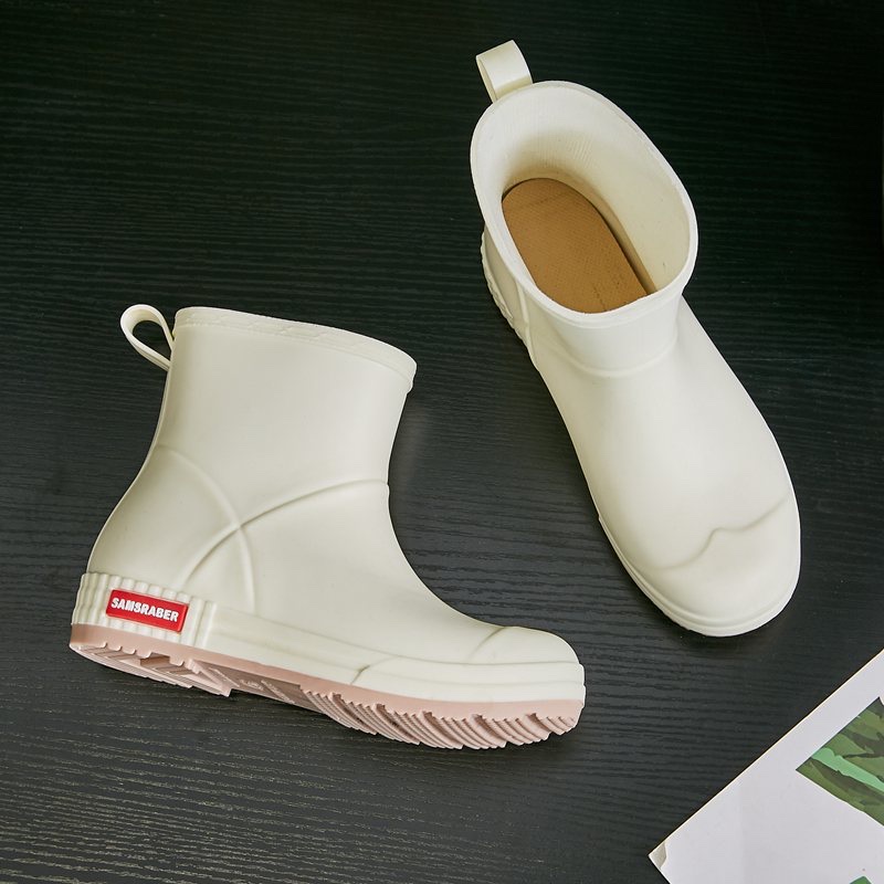 成人雨鞋产品图