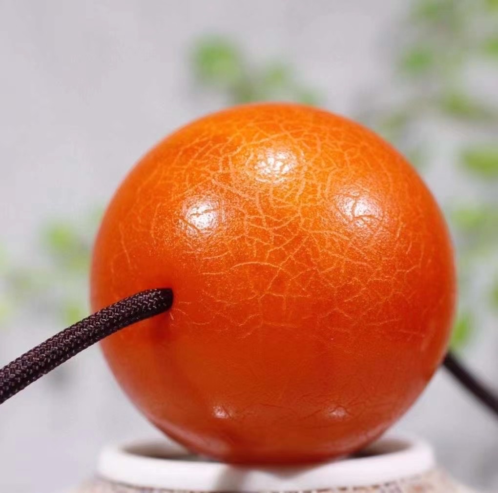 Old amber round beads detail image 1